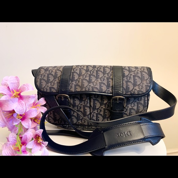 Dior Handbags - 😍 Dior Trotter Crossbody Bag 😍